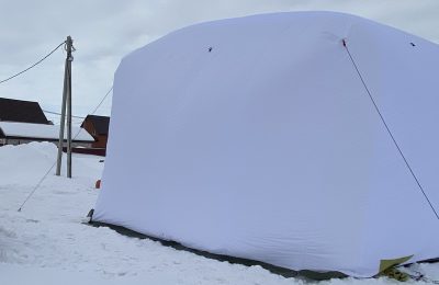 бескаркасная палатка